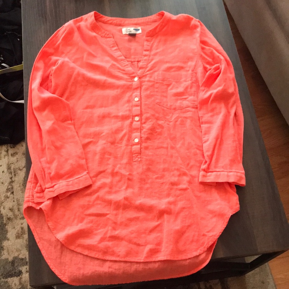 Adorable coral shirt from old navy!